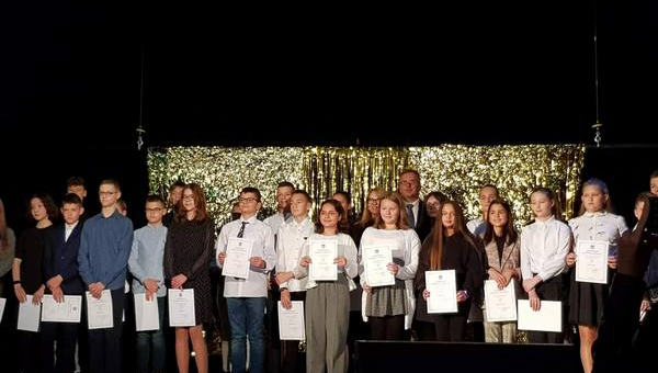 Nasi uczniowie oraz absolwenci nagrodzeni Stypendiami Burmistrza Szprotawy