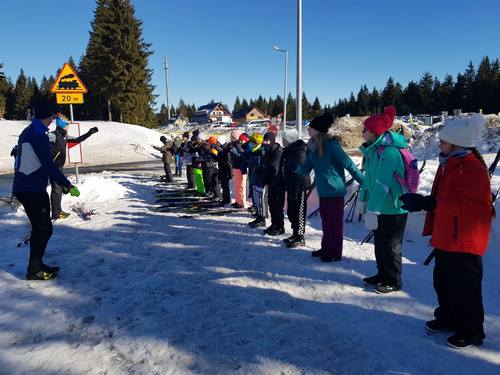 Uczniowie na nartach w Jakuszycach